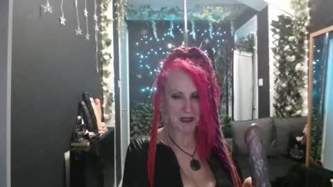 SaucySky online show from 29, 11, 2025