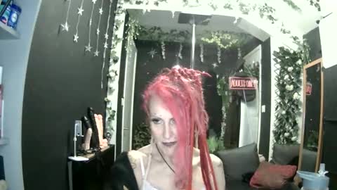 Snapshot of saucysky chatting on 6, 6, 2026 SaucySky online show from 6, 6, 2026