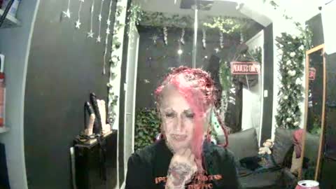Snapshot of saucysky chatting on 13, 6, 2026 SaucySky online show from 13, 6, 2026