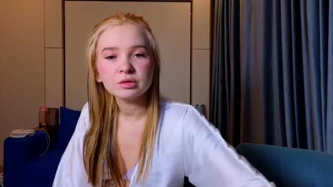 Snapshot of sav_anna chatting on 13, 2, 2025 LUNA and ANNA online show from 13, 2, 2025