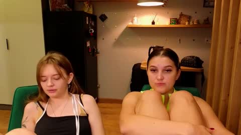 Snapshot of sav_anna chatting on 4, 10, 2025 LUNA and ANNA online show from 4, 10, 2025