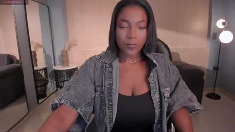 Snapshot of savannahstorm_ chatting on 8, 7, 2026 S a v a n n a h online show from 8, 7, 2026