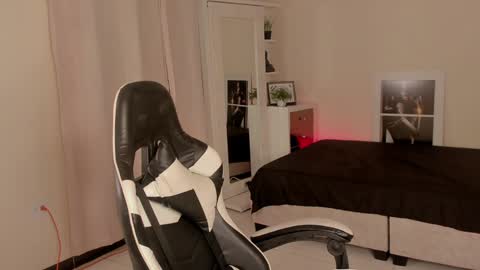 Savannahwildee online show from 16, 12, 2024