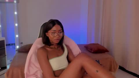 Savannahwildee online show from 6, 2, 2025