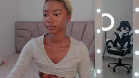 Savannahwildee online show from 14, 10, 2025