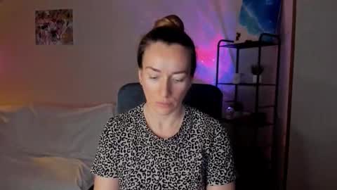 save the qween online show from 1, 12, 2025