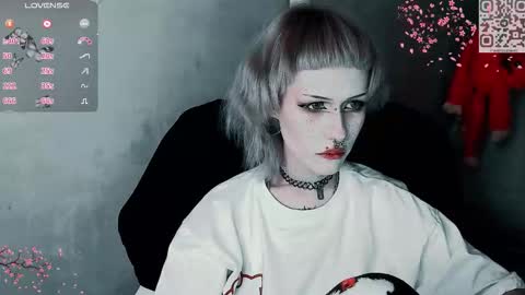 pronoun she. name Mary. age 21. online show from 22, 11, 2025