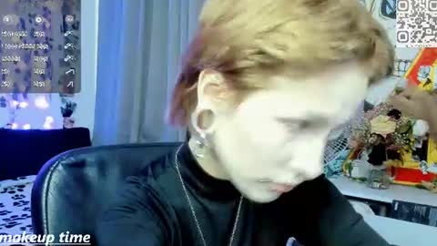 pronoun she. name Mary. age 21. online show from 17, 6, 2026