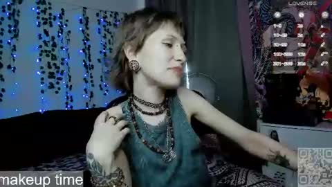 pronoun she. name Mary. age 21. online show from 27, 6, 2026