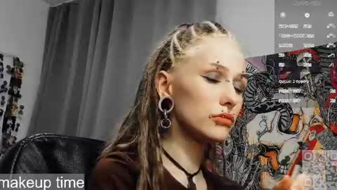 pronoun she. name Mary. age 21. online show from 13, 7, 2026