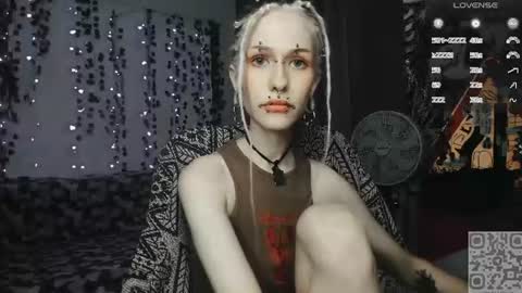 pronoun she. name Mary. age 21. online show from 23, 7, 2026