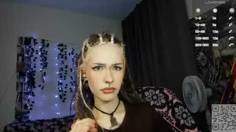 pronoun she. name Mary. age 21. online show from 27, 7, 2026