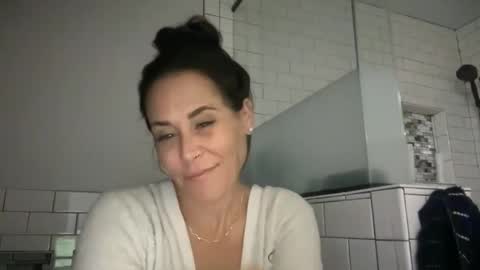 Snapshot of sayplsgdgrl chatting on 25, 11, 2025 Good Girls Say Please...and Thank You online show from 25, 11, 2025