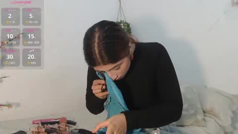 scarlet_100 online show from 30, 5, 2026