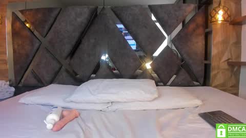 scarlet__jones_ online show from 4, 10, 2025