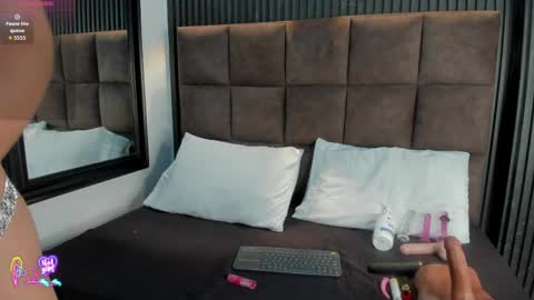 Snapshot of scarlet__love__ chatting on 29, 5, 2026 scarlet__love__ online show from 29, 5, 2026
