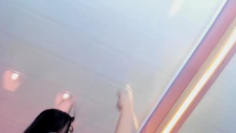 Scarlet Edwars online show from 17, 1, 2025