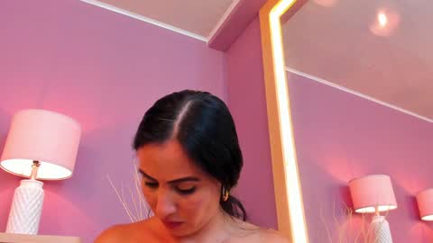 Scarlet Edwars online show from 22, 1, 2025