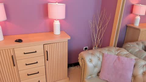 Scarlet Edwars online show from 5, 2, 2025