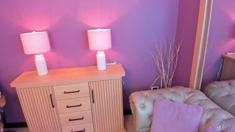 Scarlet Edwars online show from 3, 3, 2025