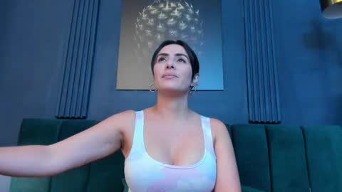 Scarlet Edwars online show from 20, 11, 2025