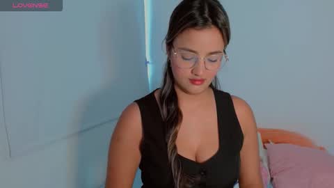 Scarlet  online show from 11, 11, 2025