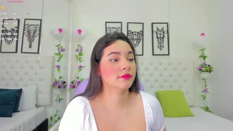 Snapshot of scarlet_stan22 chatting on 5, 1, 2025 Isa online show from 5, 1, 2025