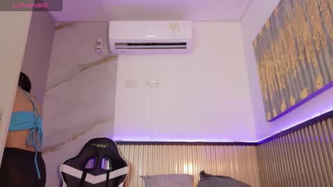 Snapshot of scarlet_vixen_ chatting on 3, 2, 2026 scarlet_vixen_ online show from 3, 2, 2026