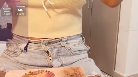 Snapshot of scarlet_vixen_ chatting on 5, 2, 2026 scarlet_vixen_ online show from 5, 2, 2026