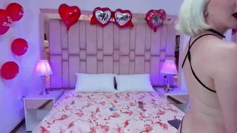 Scarlet online show from 4, 2, 2026