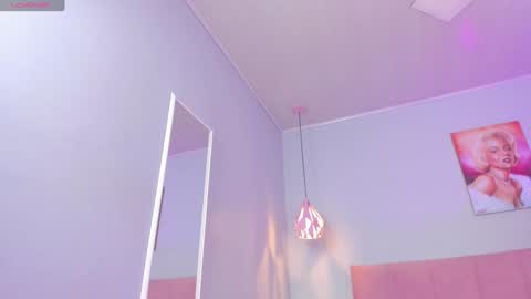 Scarlet  online show from 30, 1, 2025