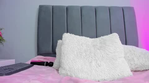 Scarlet  online show from 8, 3, 2025