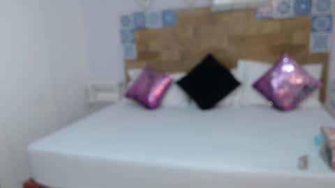 scarlet  online show from 25, 9, 2025