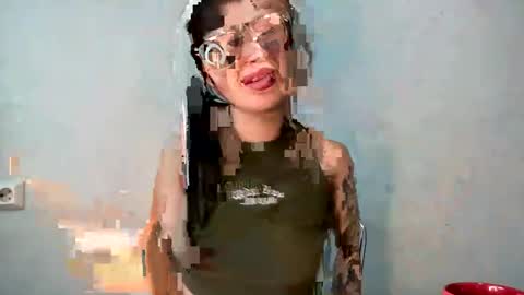 scarletpetal online show from 3, 2, 2025