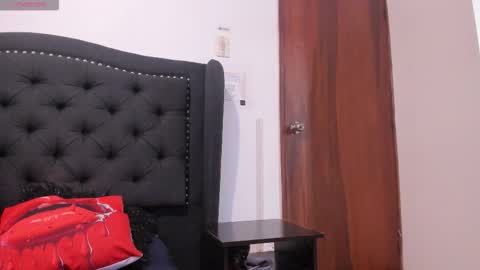 Scarlett Anaiz online show from 16, 11, 2025