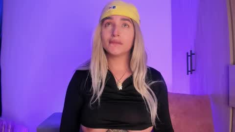 Snapshot of scarlett_collins_ chatting on 27, 11, 2025 SCARLETT COLLINS online show from 27, 11, 2025