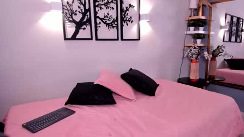 Scarlett Johs online show from 21, 10, 2025