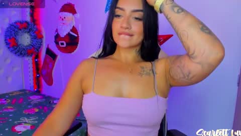 Snapshot of scarlett_luv chatting on 13, 12, 2024 Kim online show from 13, 12, 2024