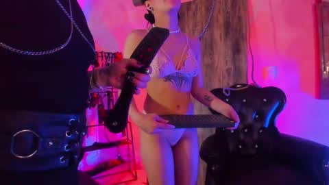 scarlett petyt online show from 7, 3, 2026