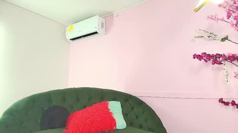 Snapshot of scarlette04 chatting on 12, 2, 2025 SCARLETTE online show from 12, 2, 2025