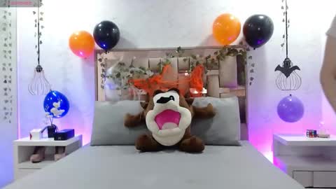 Scarlet online show from 25, 10, 2025