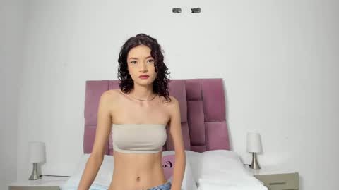 scarlettt_moon online show from 5, 1, 2025