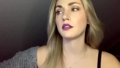 Snapshot of scarlettxblonde chatting on 8, 5, 2026 ScarlettxBlonde online show from 8, 5, 2026
