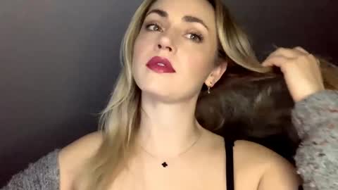 Snapshot of scarlettxblonde chatting on 19, 5, 2026 ScarlettxBlonde online show from 19, 5, 2026