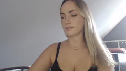 ScarlettxBlonde online show from 29, 7, 2026