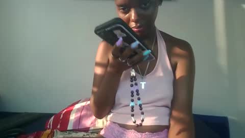 Snapshot of scentedfriction chatting on 17, 9, 2025 scentedfriction online show from 17, 9, 2025