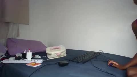 Snapshot of scentedfriction chatting on 30, 10, 2025 scentedfriction online show from 30, 10, 2025