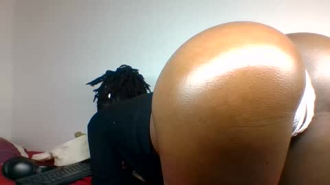 Snapshot of scentedfriction chatting on 3, 12, 2025 scentedfriction online show from 3, 12, 2025