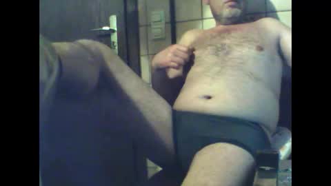 Snapshot of schnibschnab chatting on 16, 11, 2025 schnibschnab online show from 16, 11, 2025