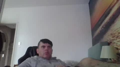 schosch01 online show from 6, 5, 2026